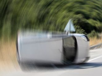 Devrilen minibüste can pazarı yaşandı