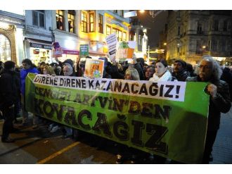 Taksim’de horonlu tepki