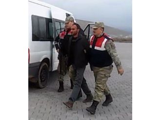 Kayıp diye ihbar ettikleri babalarını öldürüp gömmüşler