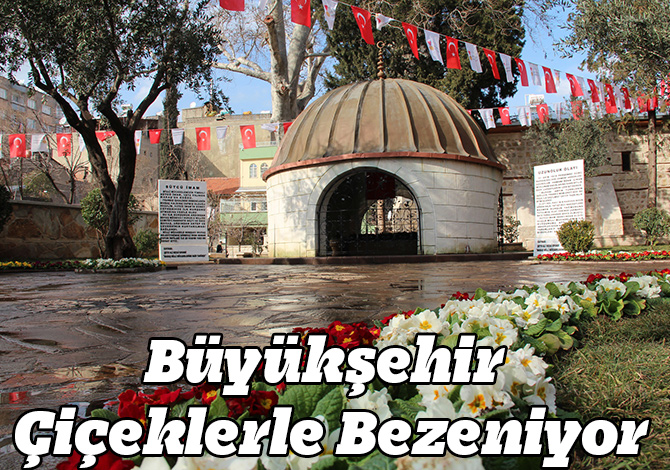 Büyükşehir Çiçeklerle Bezeniyor