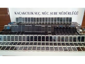 İstanbul’da telefon kaçakçılarına operasyon: 3 gözaltı