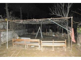 Ölen kızının acısına dayanamadı