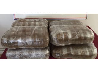 Yolcunun valizinden 50 kilo esrar çıktı