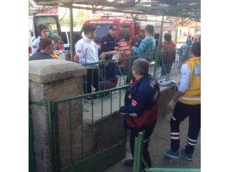 Demir korkuluk koluna ok gibi saplandı