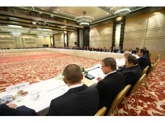 AK Parti Konya ailesi Davutoğlu başkanlığında toplandı