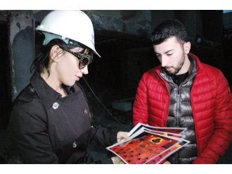 Hande Yener inşaata başladı