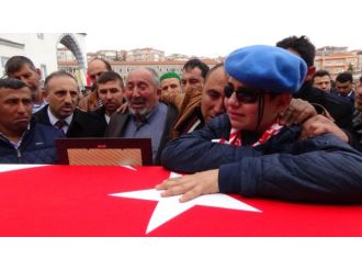 Şehidin oğlu herkesi ağlattı