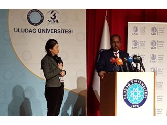 Somali Cumhurbaşkanı üniversite öğrencilerine seslendi
