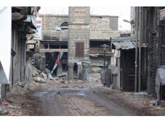 Sur’da açılan ’koridor’dan yine çıkan olmadı