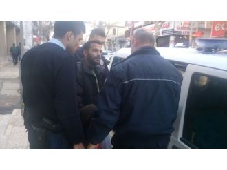 Çocuğunu zorla dilendiren Suriyeli gözaltına alındı