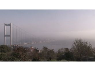 Boğaz köprüleri siste kayboldu