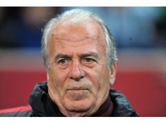 Mustafa Denizli takımla vedalaştı