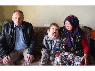 Türkiye’nin yüreğini burkan çocuk ameliyat oldu