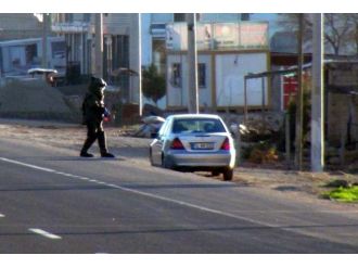 Şüpheli araçtan tüp düzenekli bomba çıktı