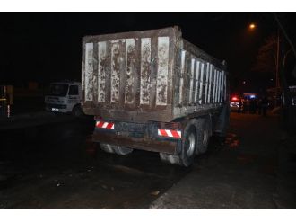 Freni boşalan kamyon sonu oldu