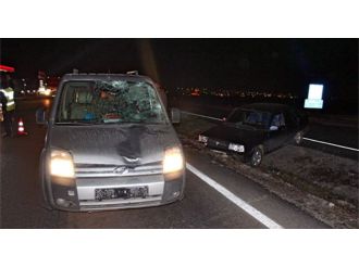 Kazada yaralandı, karşıya geçmeye çalışırken başka araç çarptı!