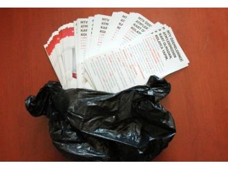 Dolandırıcıyı broşürle yakalattı