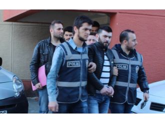 Çatıya yaptığı gizli bölmede 3 yıl boyunca saklanmış!