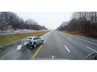 Yasak dönüş girişimi kazayla sona erdi