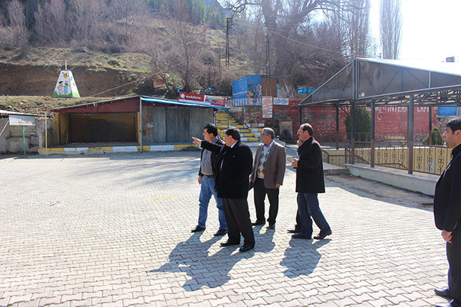 Başkan Çeleğen Kolları Sıvadı