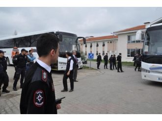 Yunanistan sığınmacıları iade etmeye devam ediyor