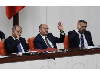 Üç bakanlığın 2016 yılı bütçeleri kabul edildi