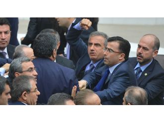 AK Partili ve CHP’li vekiller birbirine girdi!