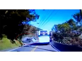 Kamyon otobüsle çarpıştı: 2 ölü, 28 yaralı