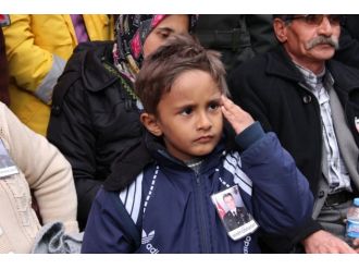 Şehidin oğlu: Babam büyüdü büyüdü kutuya girdi