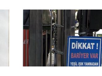 Zaman’cılar bildiğiniz gibi: Kapıyı zincirle kilitlediler !