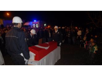 Diyarbakır şehidini "Kahrolsun PKK" sloganı ile uğurladı