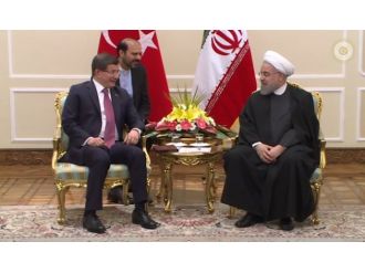 Davutoğlu Ruhani’yle görüştü