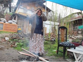 Ünlü şarkıcının kardeşi sokakta kaldı