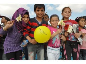 ’Savaşın çocukları’ Diriliş Postası ile güldü