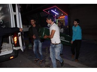 4 günlük ceset otel odasından zorlukla çıkarıldı