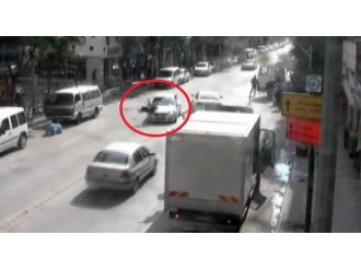 Yayaların dikkatsizliği faciaya davetiye çıkardı