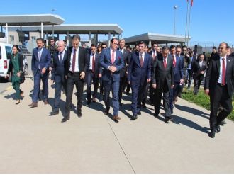 Bakan Yılmaz sınırda incelemelerde bulundu
