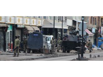 Valilik: "14 kişi güvenli bölgeye alındı"