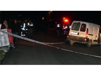 Kamyonet park halindeki araçları biçti: 1 ölü, 1 yaralı!