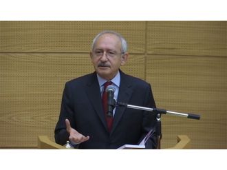 Kadınlar Gününde bile Cumhurbaşkanını eleştirdi