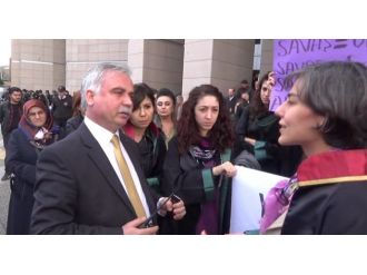 İstanbul Adliyesinden kadın avukatlara ’8 Mart’ jesti