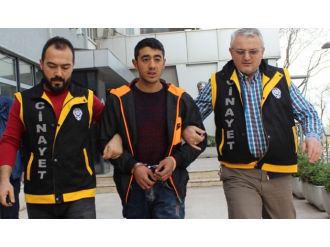 Tuğlasına oturdu diye arkadaşını öldürdü