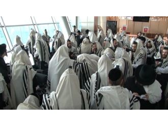 Yahudiler Atatürk Havalimanında ayin yaptı