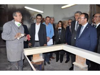 Bakan Bozdağ cezaevi işyurtlarını gezdi