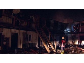 Okul inşaatının şantiyesinde yangın çıktı