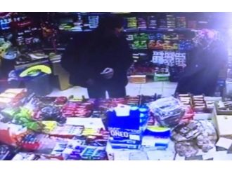 Engelli kız işletmeciye işaret diliyle hırsızlığı anlattı