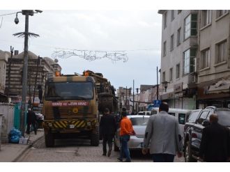 Sur’da tanklar birliklerine çekildi