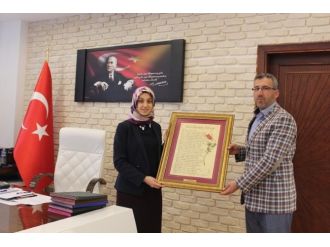 Türkiye’de bir ilk ! Makamına oturdu görevine başladı