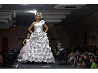 Bu gelinlik büyük ilgi çekti