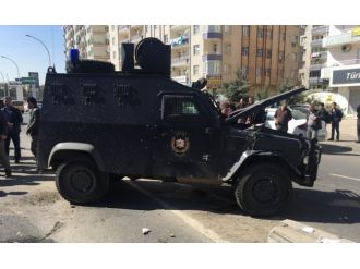 Polise bombalı saldırı: 3 polis yaralı